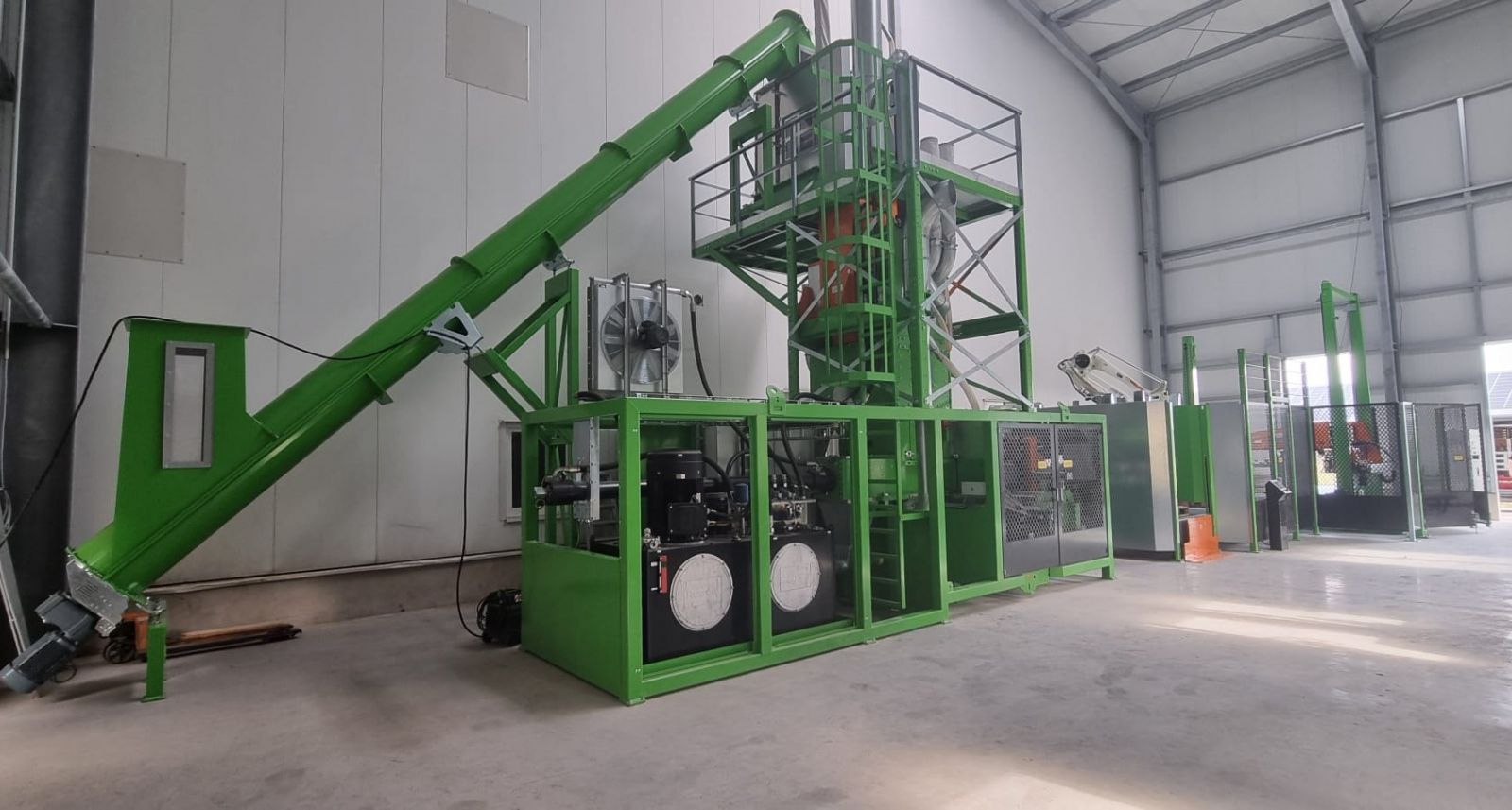 Gehakseld stro verpakken